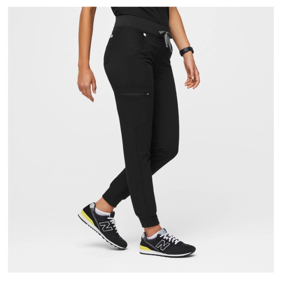 Figs scrubs set Catarina one packet and jogger set in black